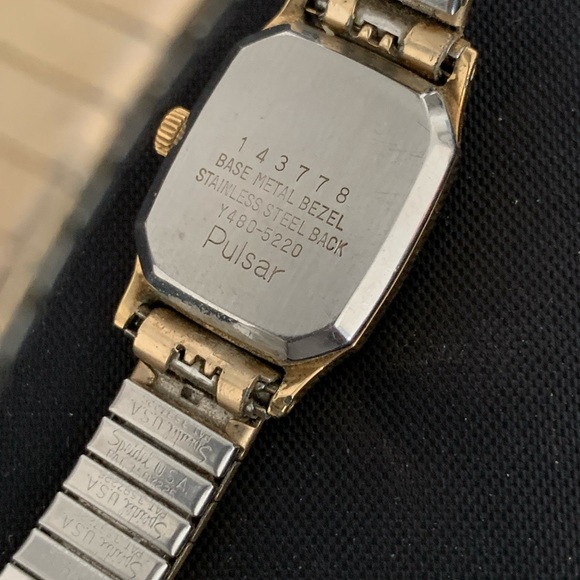 Pulsar Gold Rectangular Quartz Watch - Picture 2 of 5